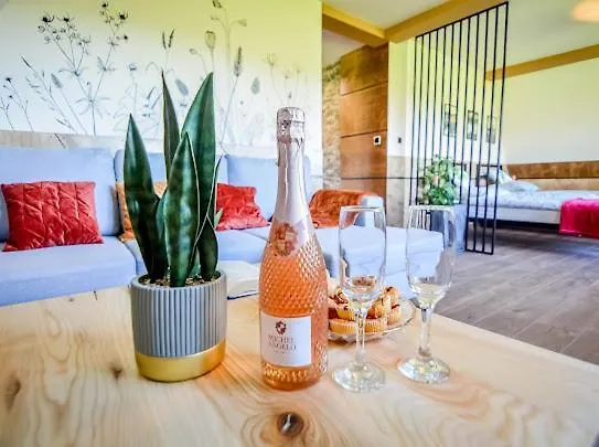 Atlas Chmur דירה ביאלי דונאייק